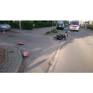 Wypadek w centrum Ostrołęki. Dwóch nastolatków trafiło do szpitala [AKTUALIZACJA, ZDJĘCIA]