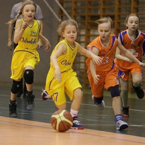 Debiut najmłodszych koszykarek Unii Basket (wideo, zdjęcia)