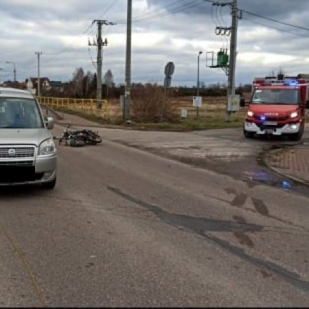 Wypadek w Wólce Brzezińskiej. Nastoletni motorowerzysta trafił do szpitala [ZDJĘCIA]