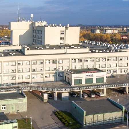 Szpital w Ostrołęce postawiony pod ścianą. Jest odwołanie od decyzji wojewody
