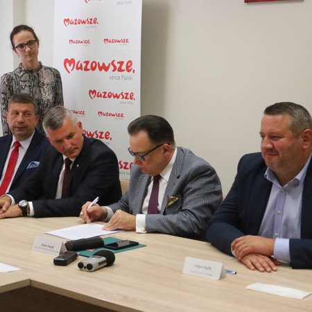 Samorząd Mazowsza przekazuje Ostrołęce "stary szpital" [ZDJĘCIA]