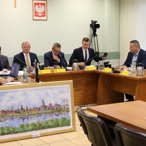 Trwa XVIII sesja Rady Miasta Ostrołęki [TRANSMISJA NA ŻYWO, ZDJĘCIA]