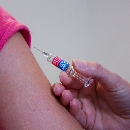Antyszczepionkowcy pod lupą naukowców - analiza internetowej aktywności przeciwników szczepień