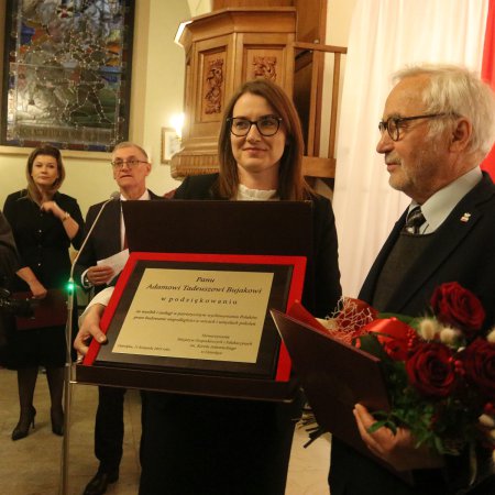 Prestiżowe wyróżnienie "Narodowi i Ojczyźnie" dla fotografa papieskiego Adama Bujaka [WIDEO, ZDJĘCIA]