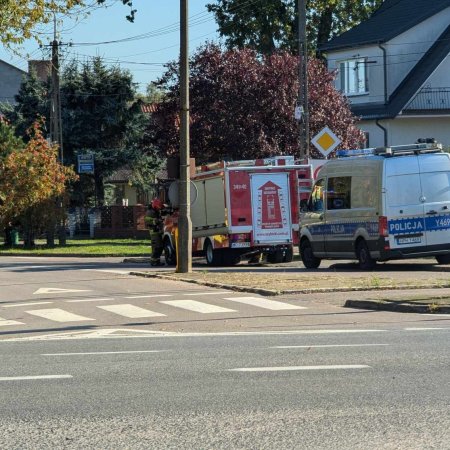 Wypadek w Ostrołęce. Rowerzystka potrącona przez auto osobowe