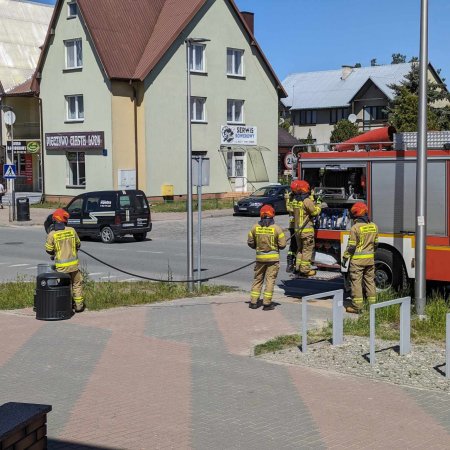 Kolejna akcja strażacka na osiedlu Centrum. Znów płonął śmietnik [ZDJĘCIA]