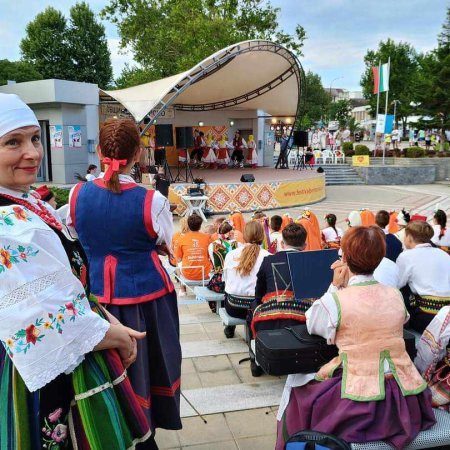 Ostrołęcki Zespół Tańca Ludowego "Ostrołęka" na Międzynarodowym Festiwalu Folklorystycznym Primorsko w Bułgarii [ZDJĘCIA]