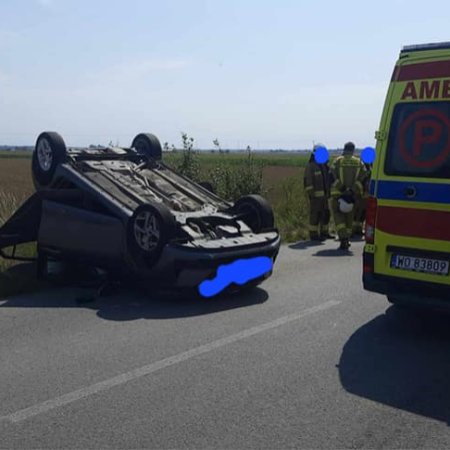 Wypadek w Gostkowie: Samochód dachował, ale na szczęście bez ofiar [ZDJĘCIA]