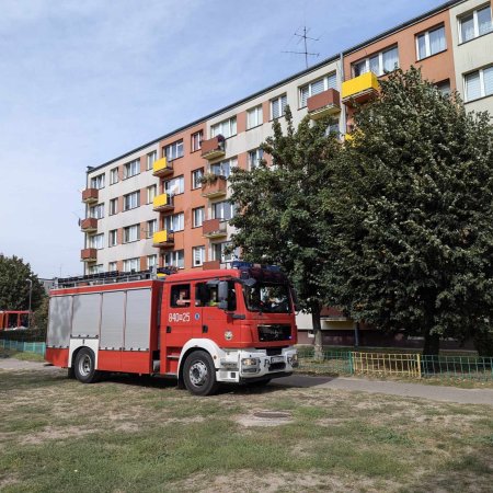 Pożar na balkonie przy ul. 11 Listopada w Ostrołęce [ZDJĘCIA]