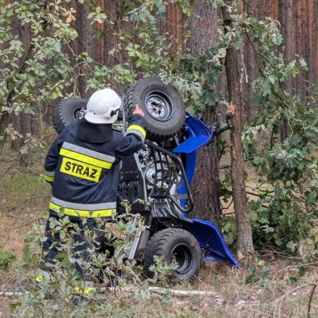 Niebezpieczny finał zabawy na quadzie – 23-latek w szpitalu