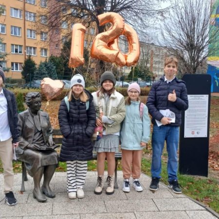 Ważna rocznica dla Ostrołęki. Tak uczcili ją uczniowie Szkoły Podstawowej nr 5