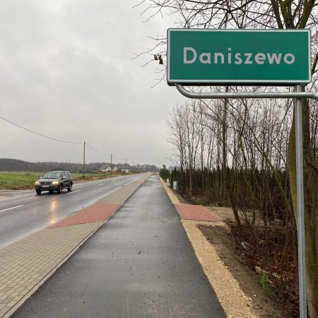 Bezpieczniejsze skrzyżowania i lepsza trasa. Droga Rzekuń–Daniszewo zmodernizowana! [ZDJĘCIA]