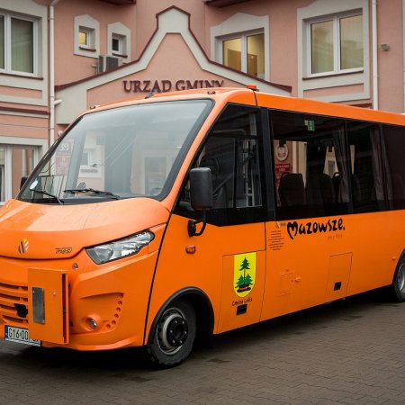 Nowoczesny autobus szkolny dla uczniów z gminy Lelis [ZDJĘCIA]