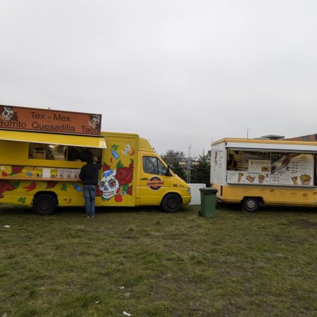 Zimowa Strefa Smaków Food Trucków w Ostrołęce