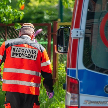 Tak pracują ratownicy medyczni. Najczęściej pomocy udzielają w domach pacjentów