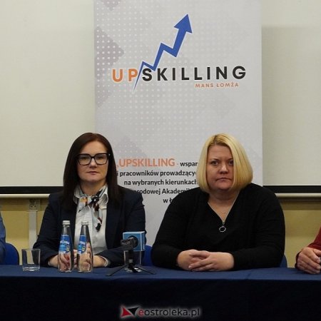 Międzynarodowa Akademia Nauk Stosowanych w Łomży rozpoczyna nowatorski projekt edukacyjny „UPSKILLING” [WIDEO, ZDJĘCIA]