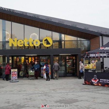 Pierwszy Netto w Ostrołęce ze stoiskiem PEKPOL otwarty – wyjątkowe atrakcje dla miłośników grillowania i nie tylko! [WIDEO, ZDJĘCIA]