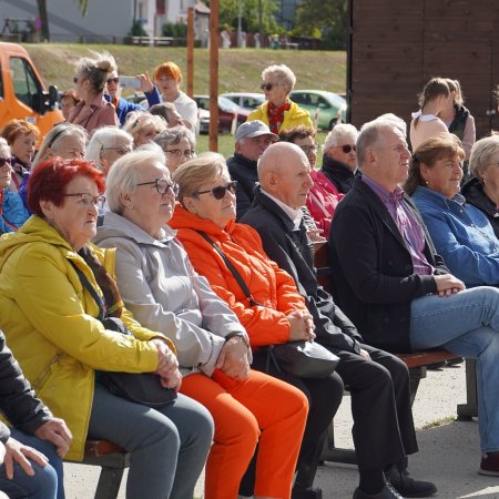 Międzynarodowy Dzień Osób Starszych w Ostrołęce: muzyka, zabawa i konkursy [ZDJĘCIA]