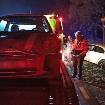 Kolejna kraksa na "krajówce": dwa samochody zderzyły się na trasie na Mazury