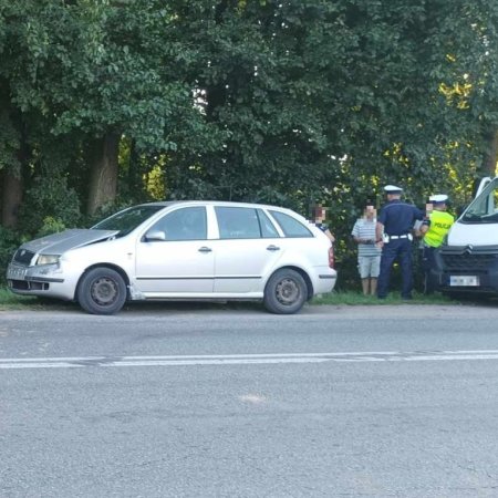 Rondo jeszcze nie gotowe, a już powoduje zamieszanie. Kraksa na Stacha Konwy [ZDJĘCIA]