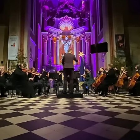 Świąteczny koncert Ostrołęckiej Orkiestry Kameralnej w Rzekuniu [WIDEO]