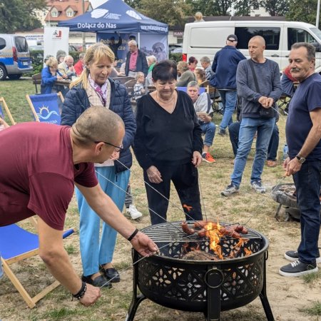 Sąsiedzi jak jedna wielka rodzina – ognisko udowodniło, że to możliwe [WIDEO, ZDJĘCIA]