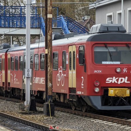 Podróżujesz pociągiem z Ostrołęki? Koleje Mazowieckie przekazują ważną wiadomość