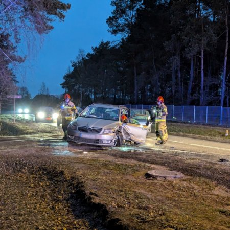 Poważny wypadek na drodze krajowej nr 53 w Ostrołęce [WIDEO, ZDJĘCIA]