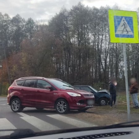 Kolejna kolizja na nowym rondzie [ZDJĘCIA]