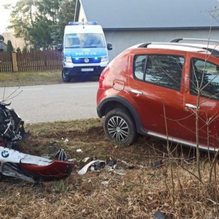 Wypadek w Wydmusach. Jedna osoba trafiła do szpitala