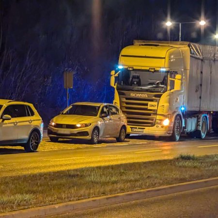 Kłopotliwa kolizja na rondzie Kupiszewskiego: spór o winę trafi do sądu [ZDJĘCIA]