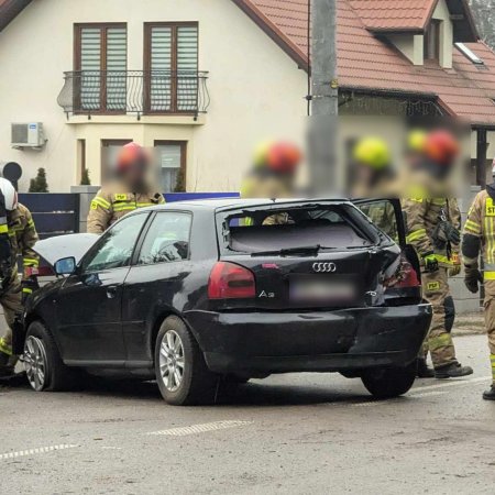 Wypadek w Łysych! Kierująca audi trafiła do szpitala [ZDJĘCIA]