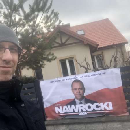 Kampania prezydencka w regionie. Pierwszy baner Nawrockiego już wisi w Ostrołęce