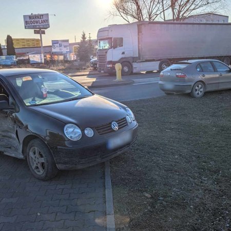 Niebezpieczne skrzyżowanie znowu w centrum uwagi. Kolejny wypadek i utrudnienia w ruchu [ZDJĘCIA]