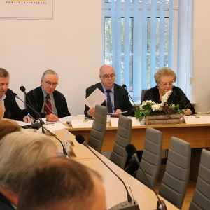 Trwa XIII sesja Rady Powiatu w Ostrołęce [TRANSMISJA NA ŻYWO]