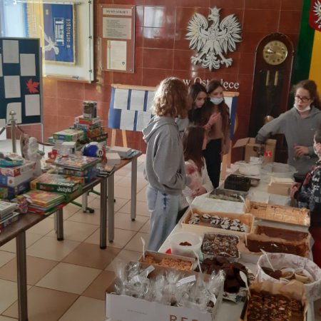 Akcja charytatywna "Pomóż Zuzi - kup ciasteczko" w SP 6 [ZDJĘCIA]