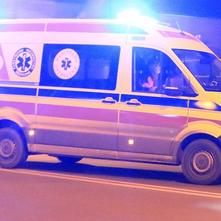 Dachowanie w polu pod Ostrołęką: Kierowca porzucił ranną 16-latkę i uciekł!
