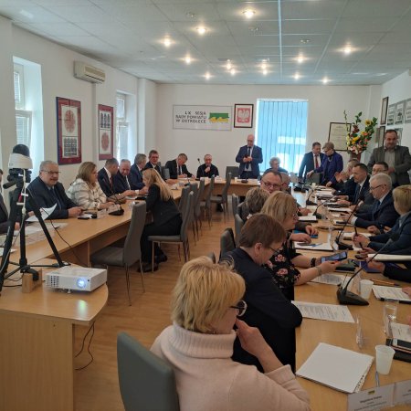 Trwa LX sesja Rady Powiatu w Ostrołęce [TRANSMISJA NA ŻYWO]