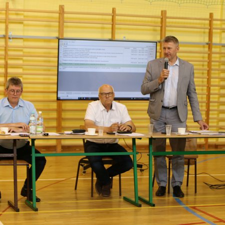 Trwa sesja Rady Powiatu w Ostrołęce. Będzie decyzja w sprawie nowego basenu w regionie